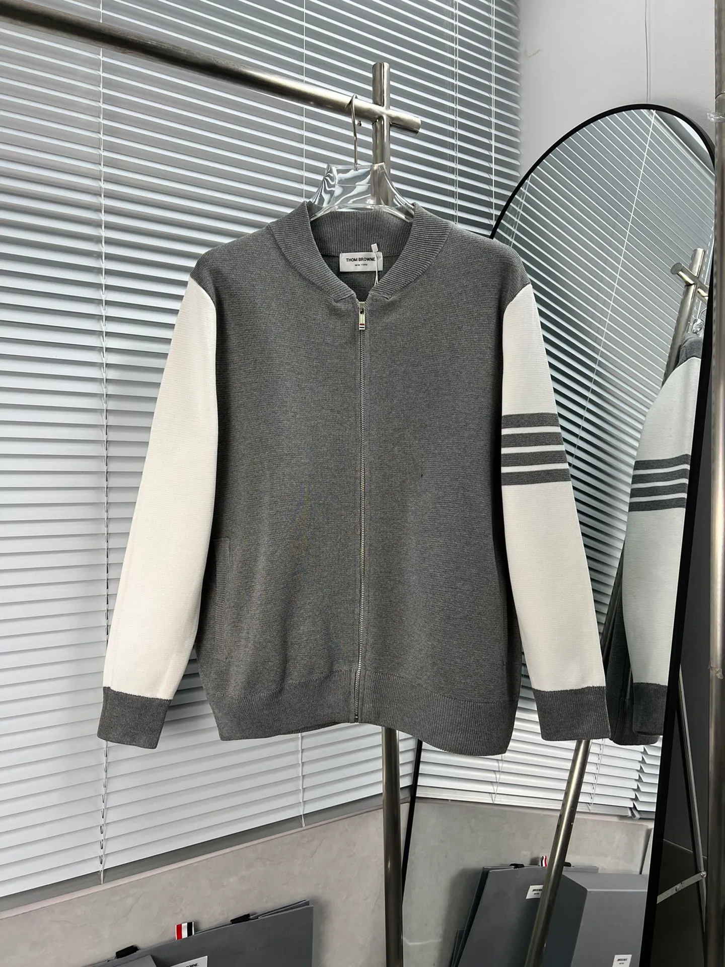 Thom Browne New Arrival Classic Premium ZP Versatile ZP ： Blue Gray Black Sizes：1234